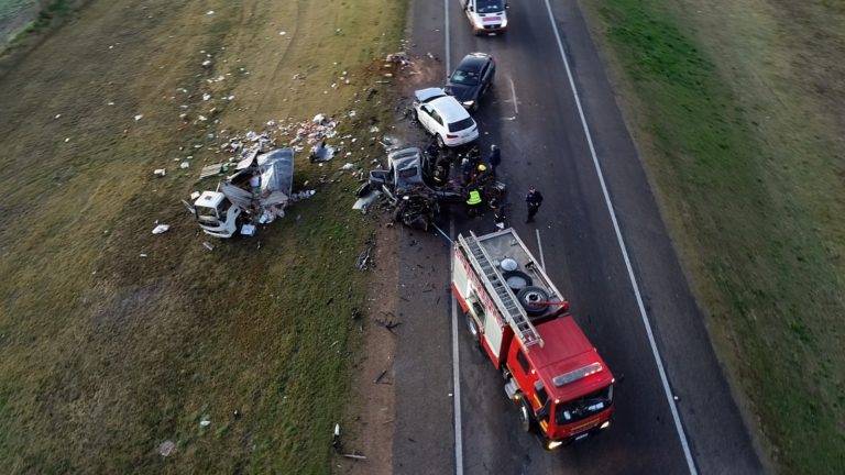 Choque Múltiple Entre Dos Camionetas Un Camión Y Un Auto Dejó Como Saldo Dos Heridos De 2487