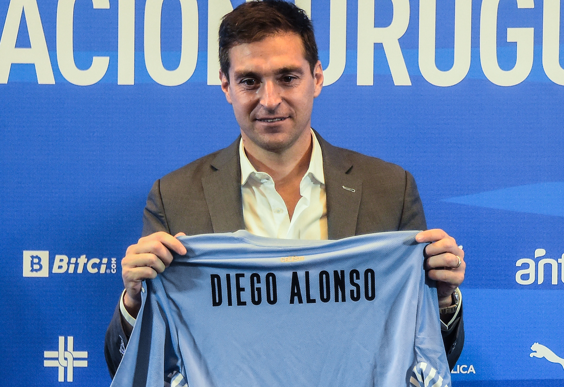 Quién es Diego Alonso, el nuevo DT de Uruguay - Olé