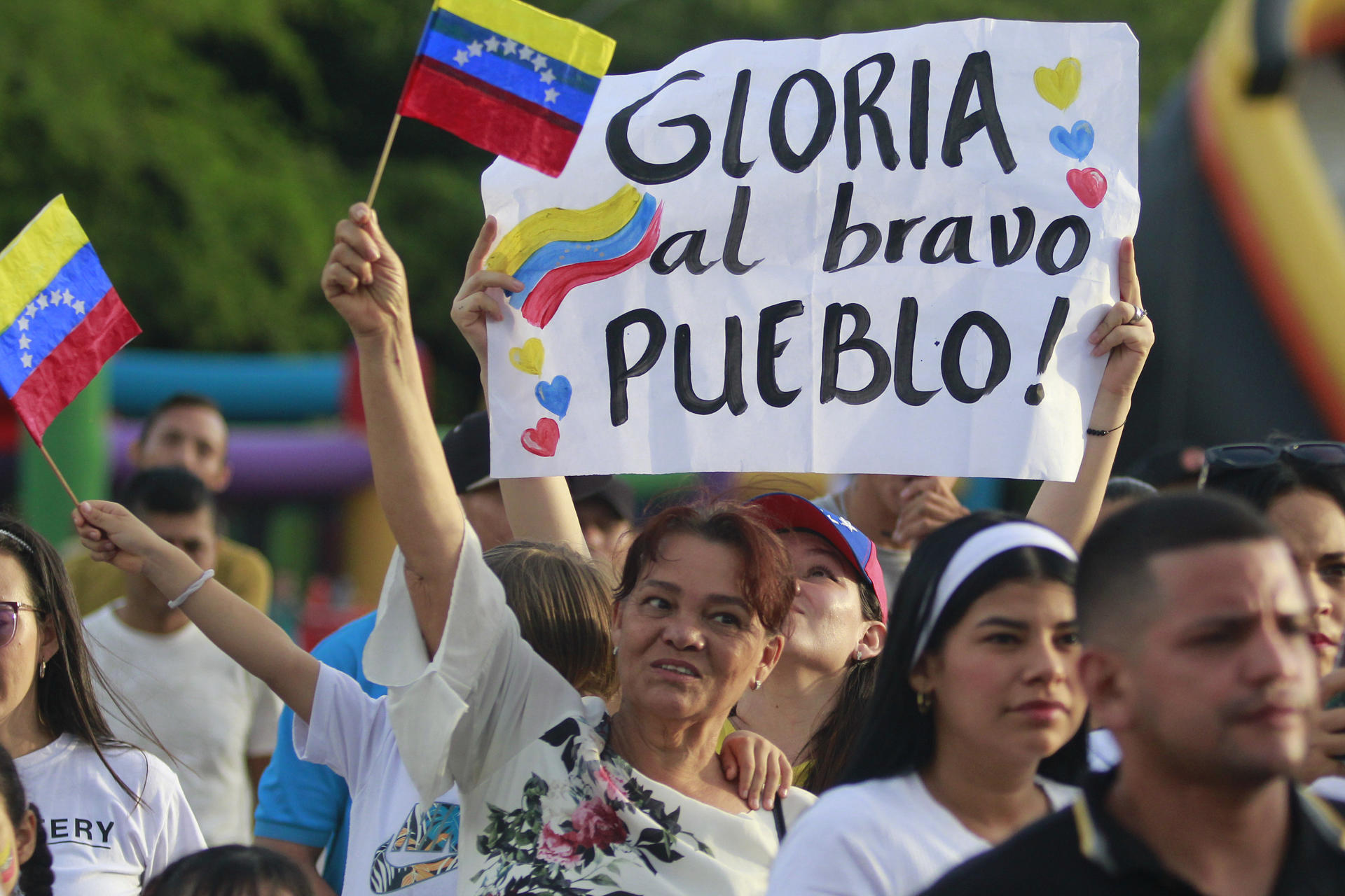 Reacciones en Uruguay a elecciones venezolanas: MLN-Tupamaros saludó “decisión popular” de “seguir la paz”; oficialismo señala “fraude”